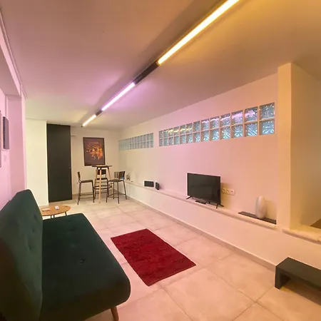 Silk Mill Metaxourgeio, Centre Apartment